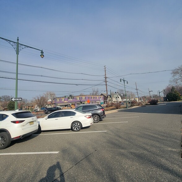 More Photos Of 600 Main St, Riverton Office For Sale