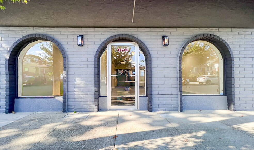 Primary Photo Of 1616 Alhambra Ave, Martinez Storefront For Lease