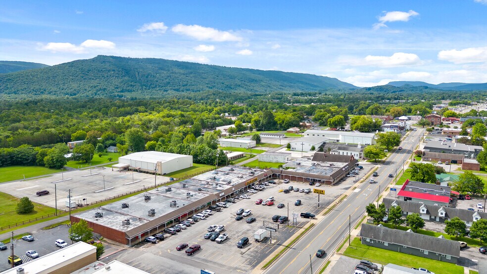 More Photos Of 152 N Main St, Trenton General Retail For Sale