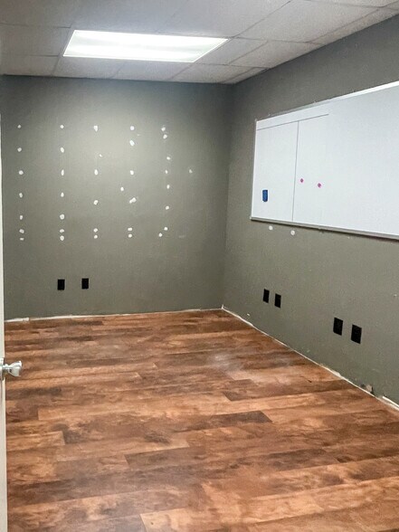 More Photos Of 4663 Franchise St, North Charleston Flex For Lease