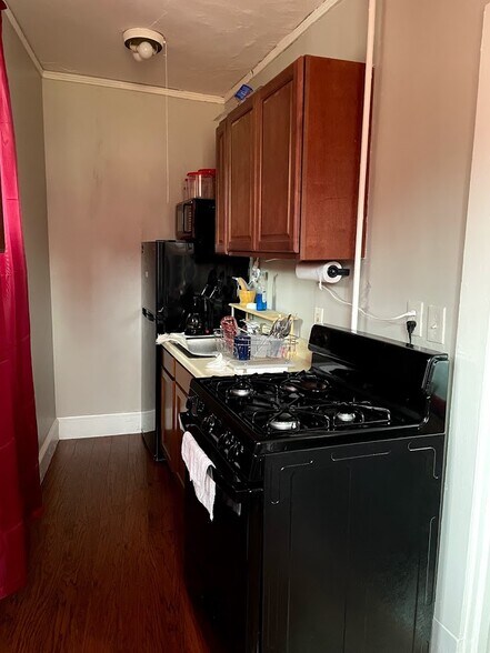 More Photos Of 174 Willow St, Waterbury Apartments For Sale