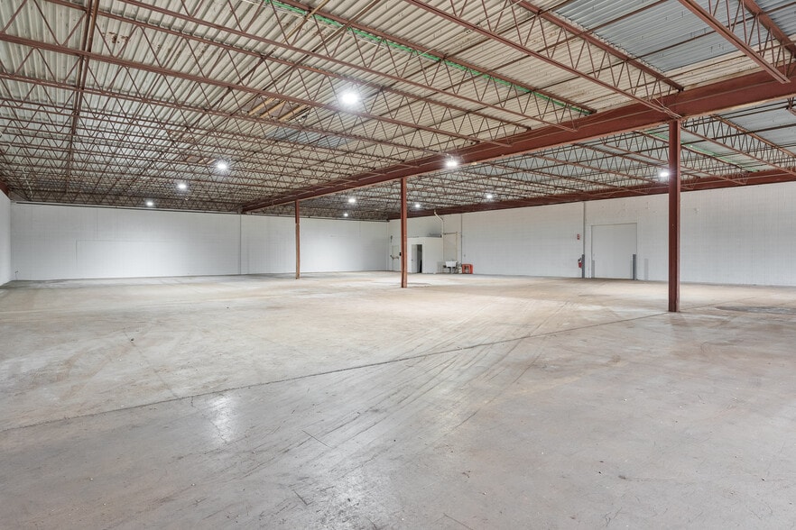 More Photos Of 6320 Material Ave, Loves Park Warehouse For Sale