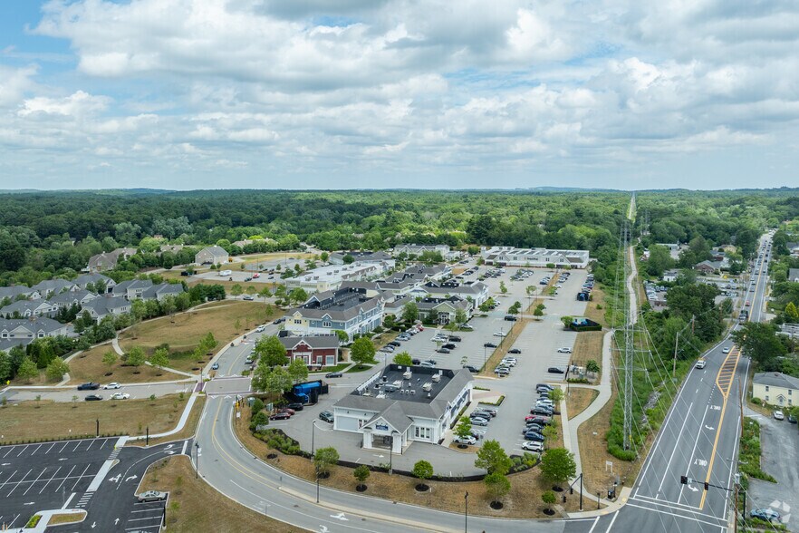 Primary Photo Of 400-440 Boston Post Rd, Wayland Unknown For Lease