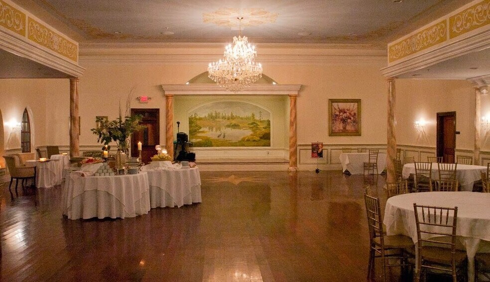 More Photos Of 237 New Britain Rd, Berlin Restaurant For Sale