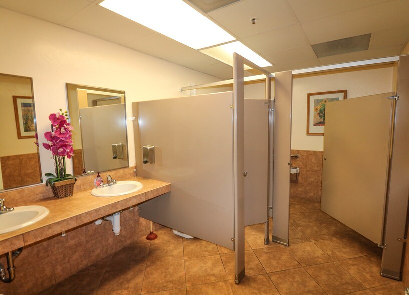 Primary Photo Of 8700 E Tanque Verde Rd, Tucson Office For Lease