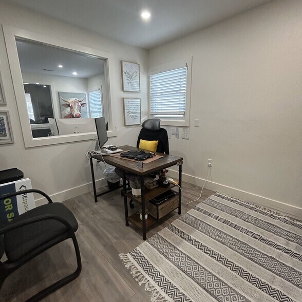 More Photos Of 2915 Medical Arts St, Austin Medical For Sale