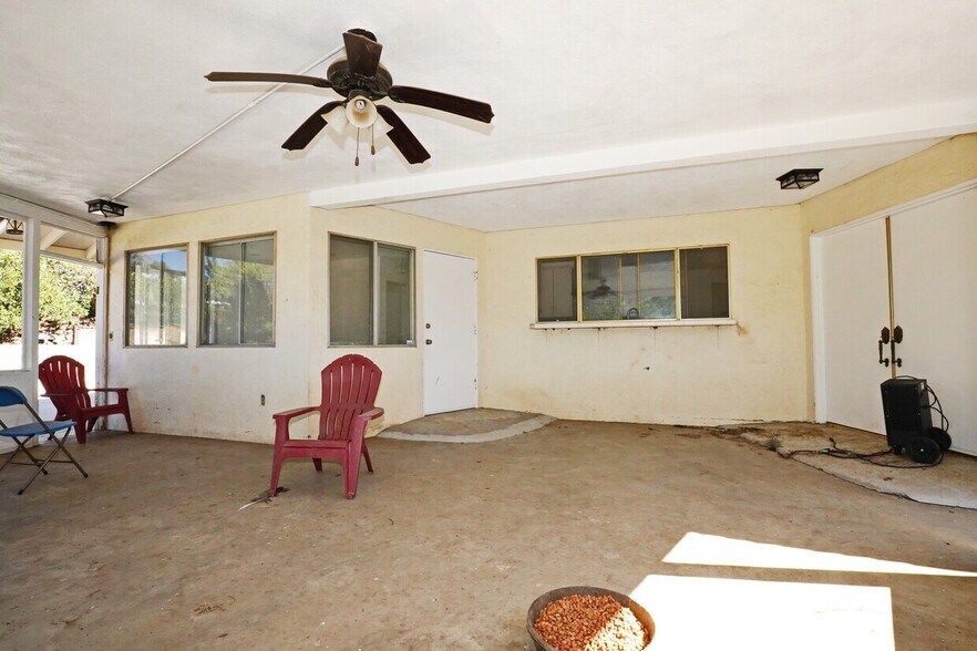 More Photos Of 33716 Hubbard Rd, Acton Flex For Lease