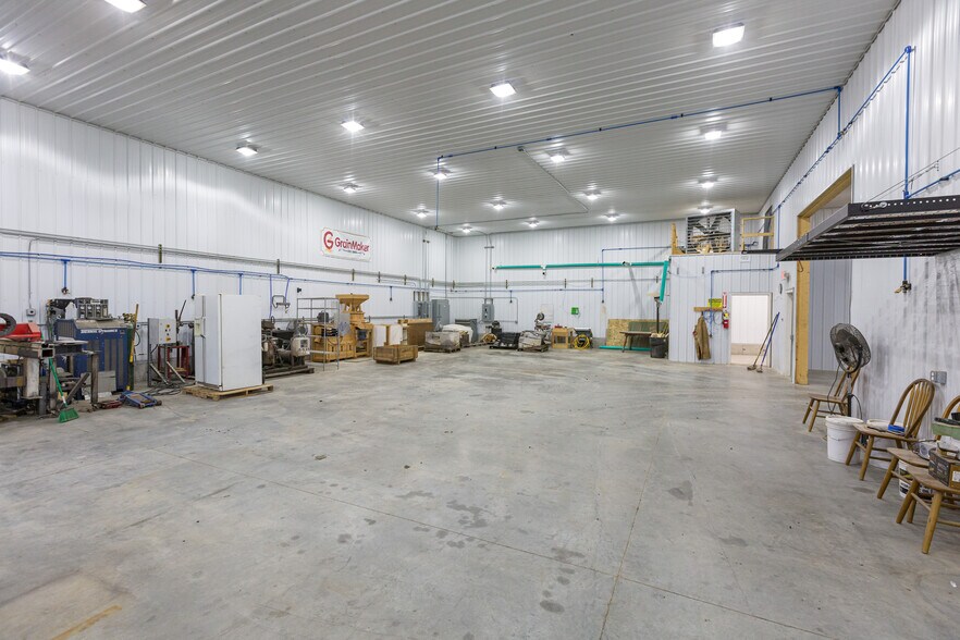 More Photos Of 497 Stevensville Airport Rd, Stevensville Warehouse For Sale
