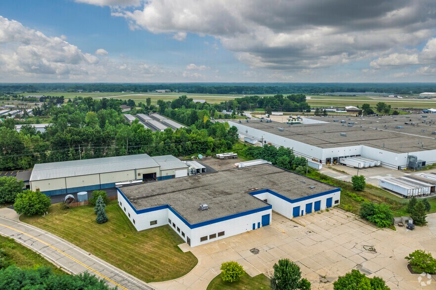 More Photos Of 1870-1880 Hydraulic Dr, Howell Warehouse For Lease
