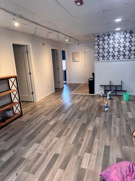 More Photos Of 175 Haven St, Reading Office For Lease