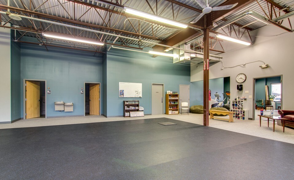 More Photos Of 7201-7245 University Ave NE, Fridley Medical For Lease