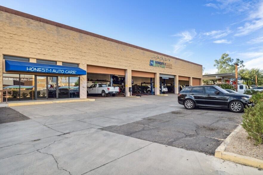 More Photos Of 12621 N Paradise Village Pky W, Phoenix Service Station For Sale