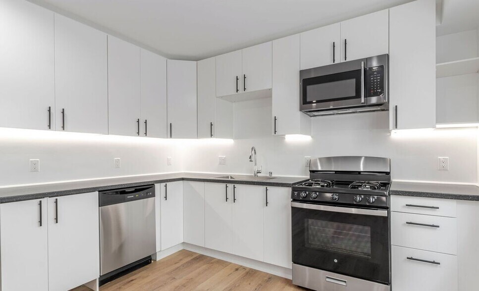 More Photos Of 10821 Hartsook St, North Hollywood Apartments For Sale