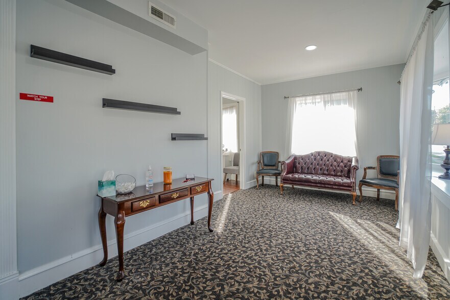 More Photos Of 625 Byberry Rd, Philadelphia Funeral Home For Sale