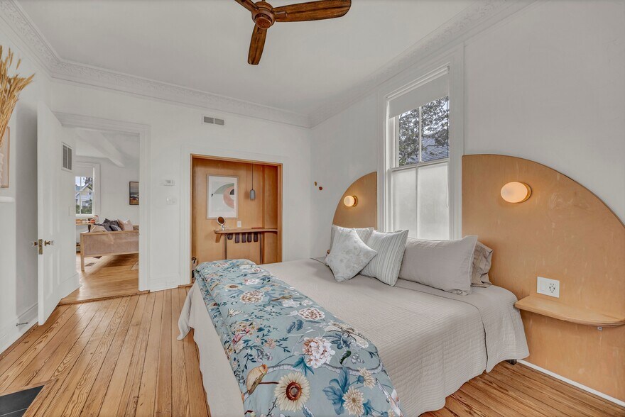 More Photos Of 118 S 4th St, Wilmington Hospitality For Sale