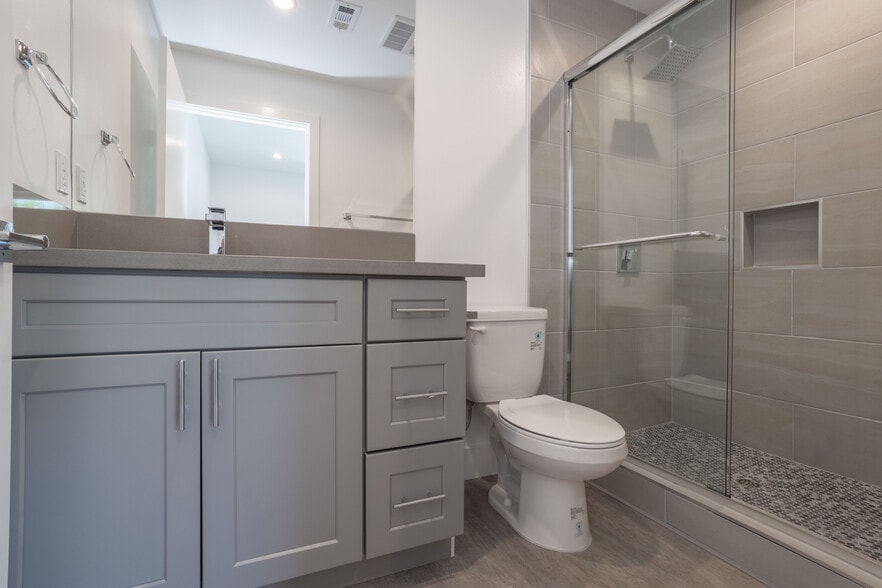 More Photos Of 12647-12649 N Bradley Ave, Sylmar Apartments For Sale