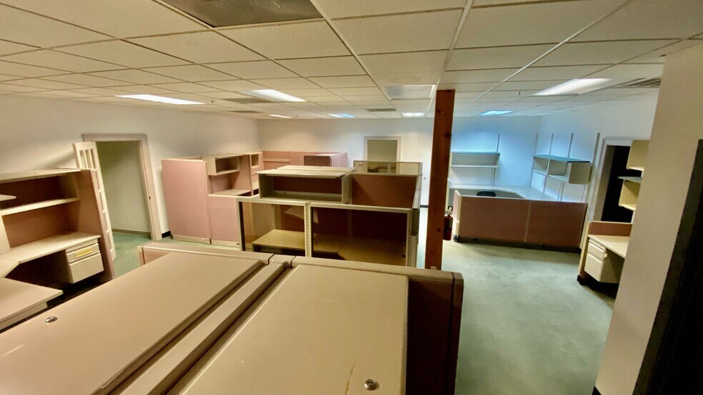 More Photos Of 1514 Holland Rd, Suffolk Office Residential For Lease