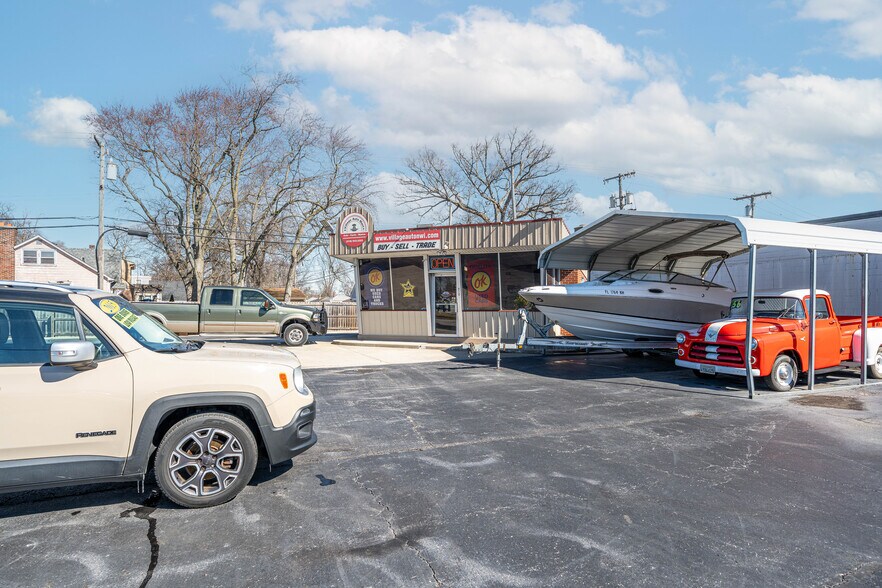 More Photos Of 820 W Old Ridge Rd, Hobart Auto Dealership For Sale