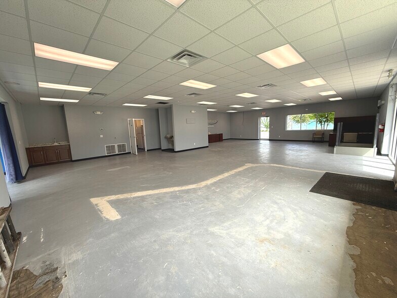 More Photos Of 3670 S Ridgewood Ave, Port Orange Freestanding For Lease
