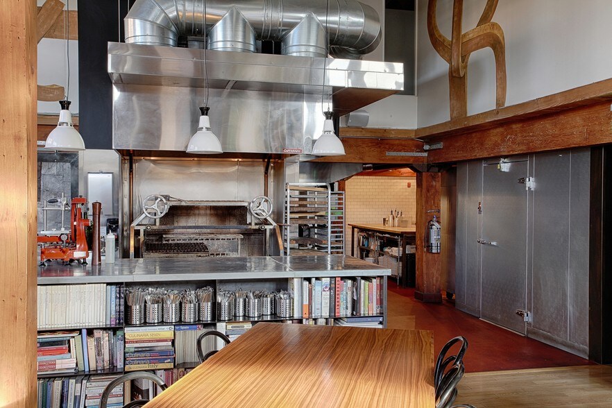 More Photos Of 105-117 SE Taylor St, Portland Office For Lease