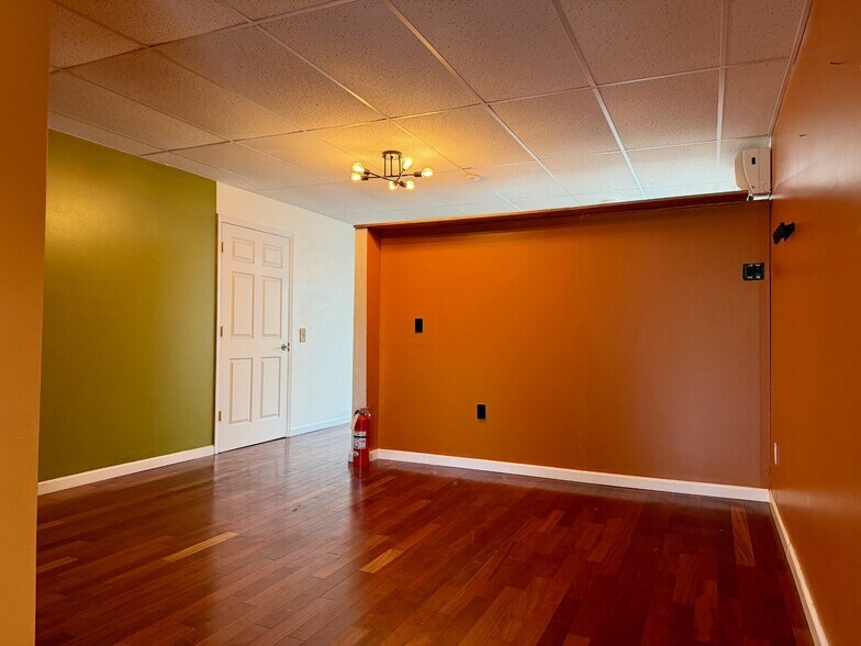 More Photos Of 226 Warren St, Hudson Office For Lease