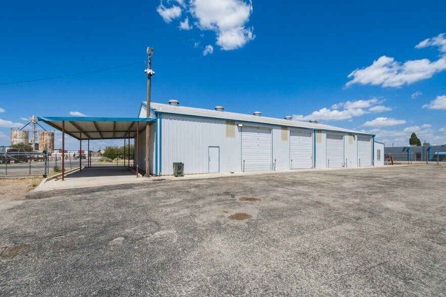 More Photos Of 300-305 S Grant Ave, Odessa Warehouse For Sale