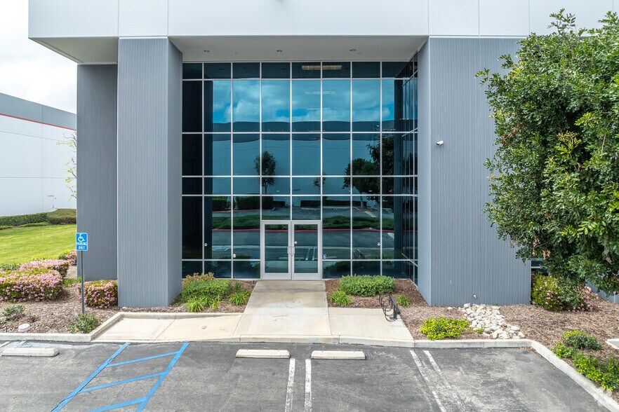 More Photos Of 26681 San Bernardino Ave, Redlands Warehouse For Lease