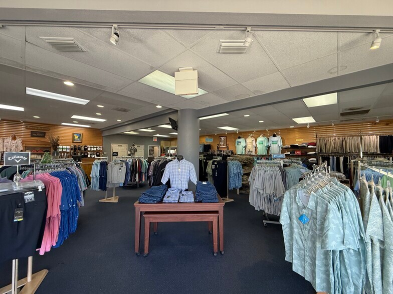 More Photos Of 4333 S Tamiami Trl, Sarasota Unknown For Lease