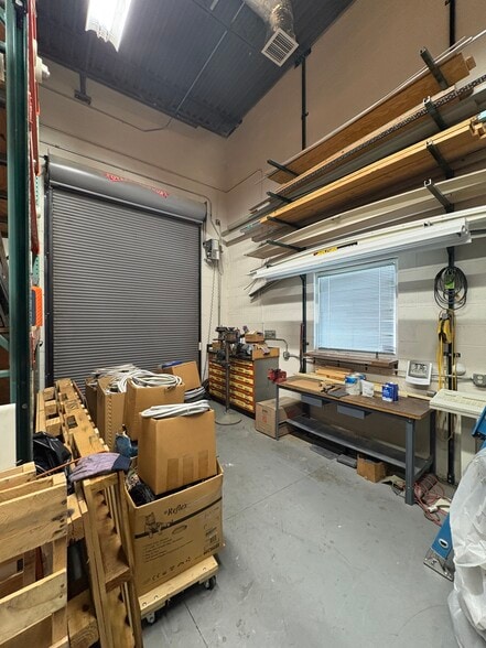 More Photos Of 6506 Baum Dr, Knoxville Office For Sale