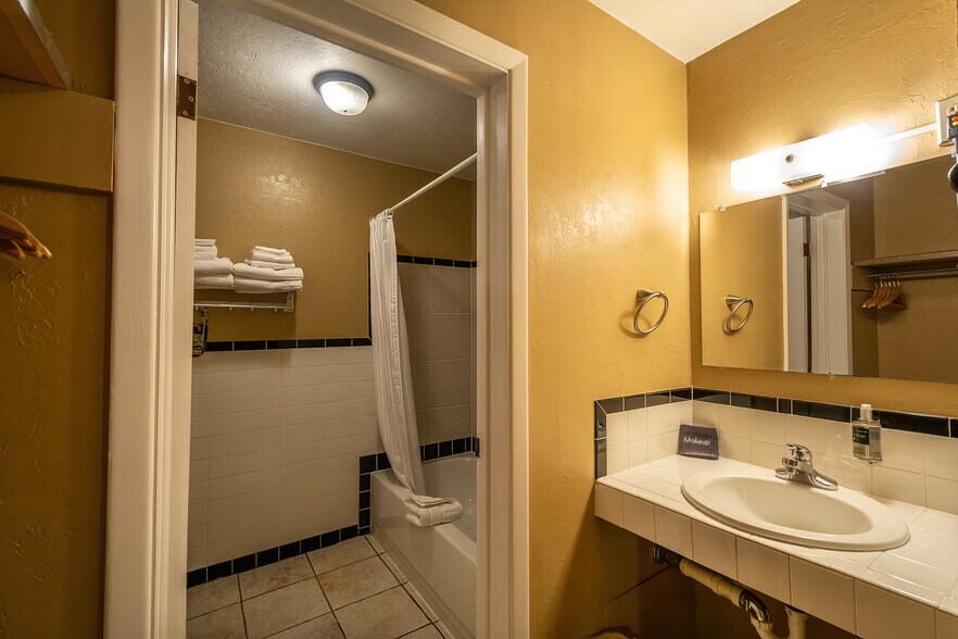 More Photos Of 627 Sudderth Dr, Ruidoso Hotel For Sale