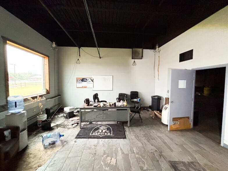 More Photos Of 1475 S Sam Houston Blvd, Houston Warehouse For Sale