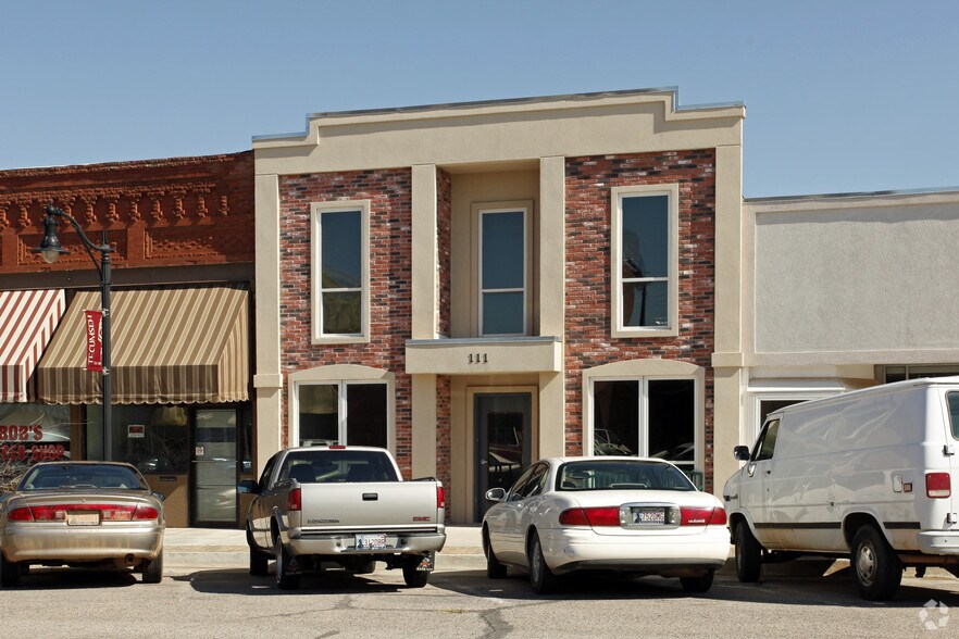 More Photos Of 111 N Broadway St, Tecumseh Office For Sale