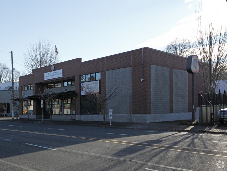 More Photos Of 1636 E Burnside St, Portland Office For Sale