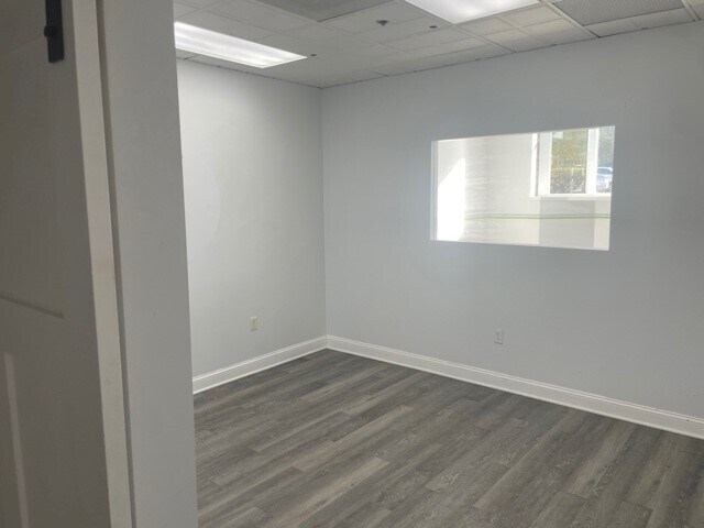 More Photos Of 28 Chestnut St, Andover Storefront Retail Office For Lease