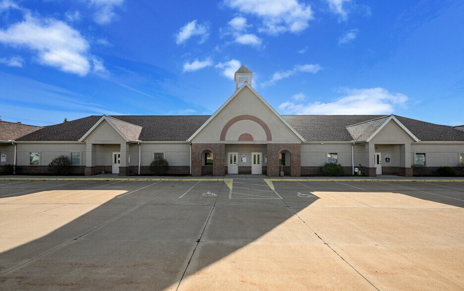 More Photos Of 4067-4083 N Jefferson St, Medina Medical For Lease