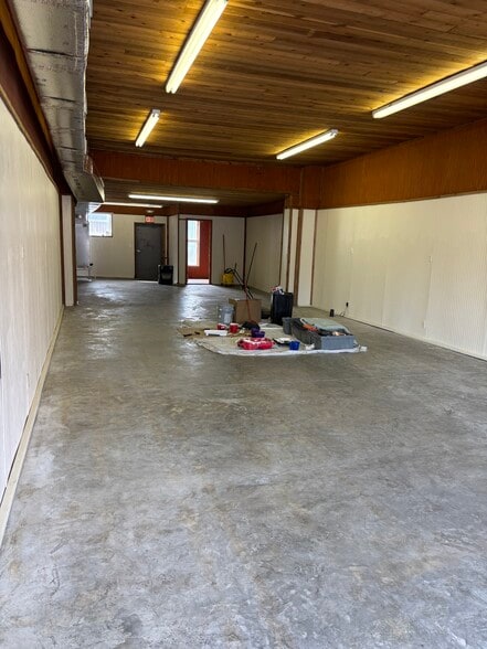 More Photos Of 19 E Moody Blvd, Bunnell General Retail For Lease