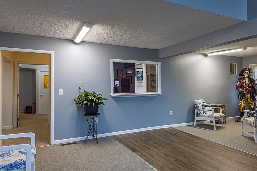 More Photos Of 553 Highway 126, Bristol Office For Sale