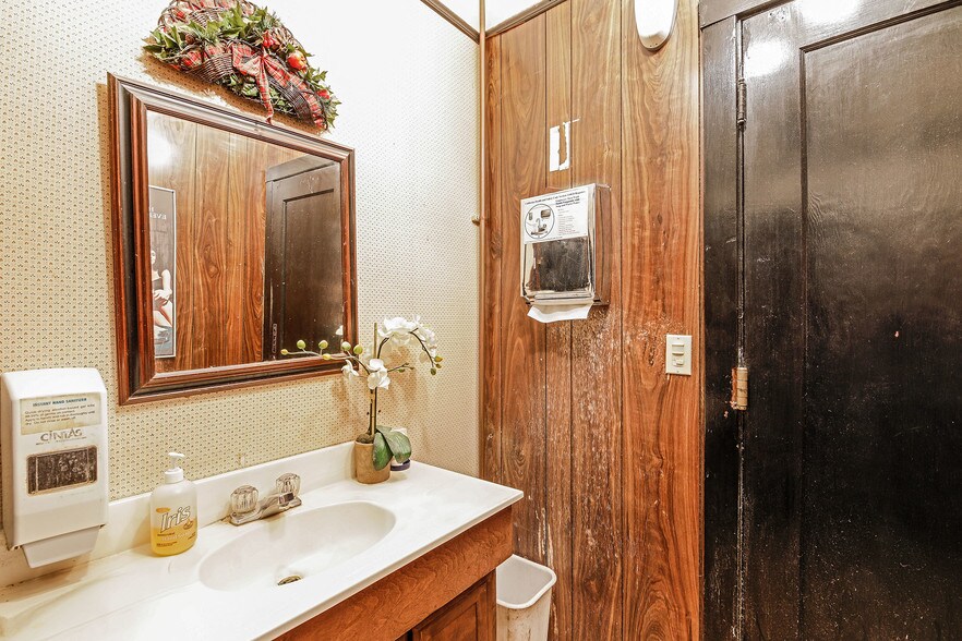 More Photos Of 249 Grand Ave, South San Francisco Storefront Retail Residential For Sale