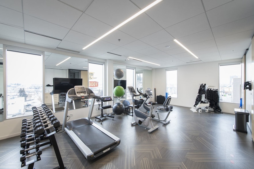 More Photos Of 3916 Macleod Trl SE, Calgary Medical For Lease