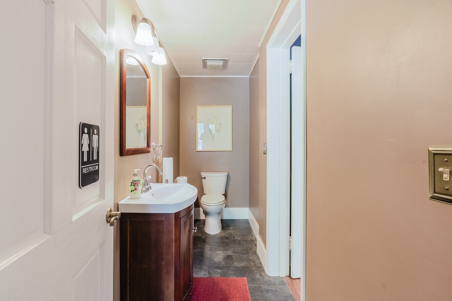 More Photos Of 1201 Washington St, Watertown Office Residential For Sale