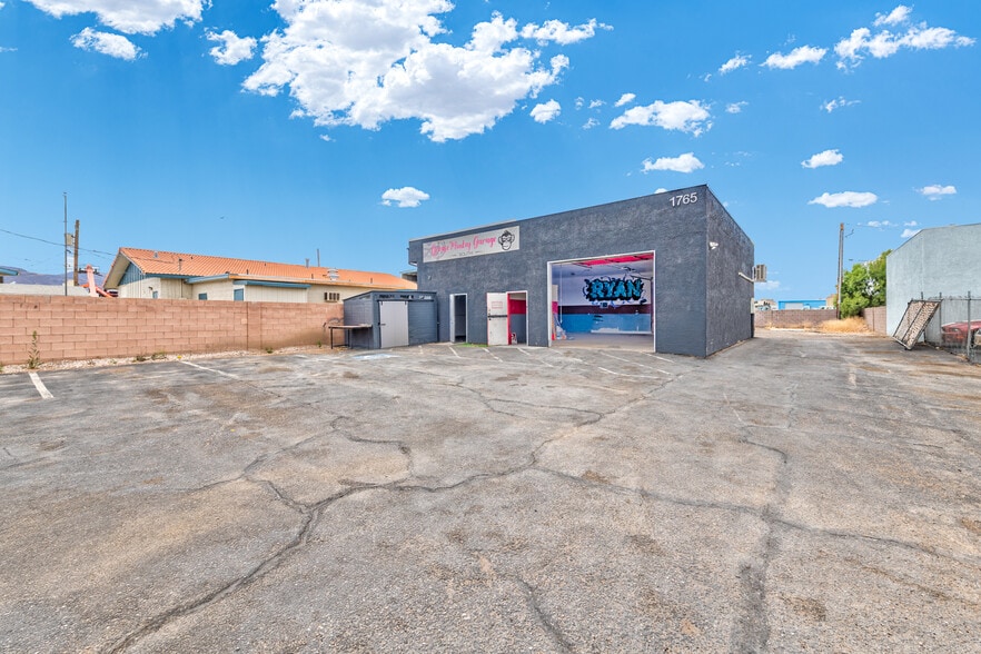 Primary Photo Of 1765 Athol Ave, Henderson Auto Repair For Sale