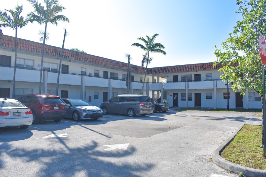 More Photos Of 400 NW 65th Ave, Margate Apartments For Sale