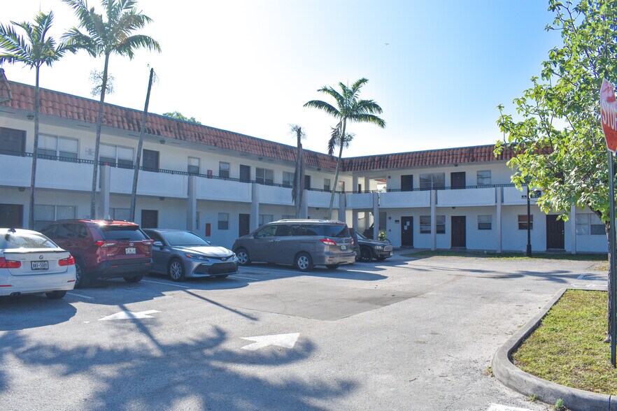 More Photos Of 400 NW 65th Ave, Margate Apartments For Sale