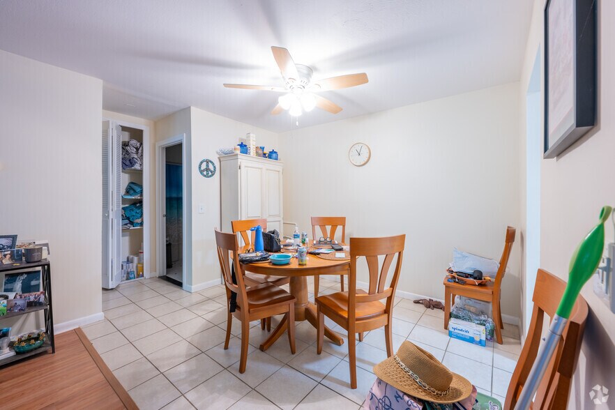 More Photos Of 383-435 Oaklawn Ave, Cranston Apartments For Sale