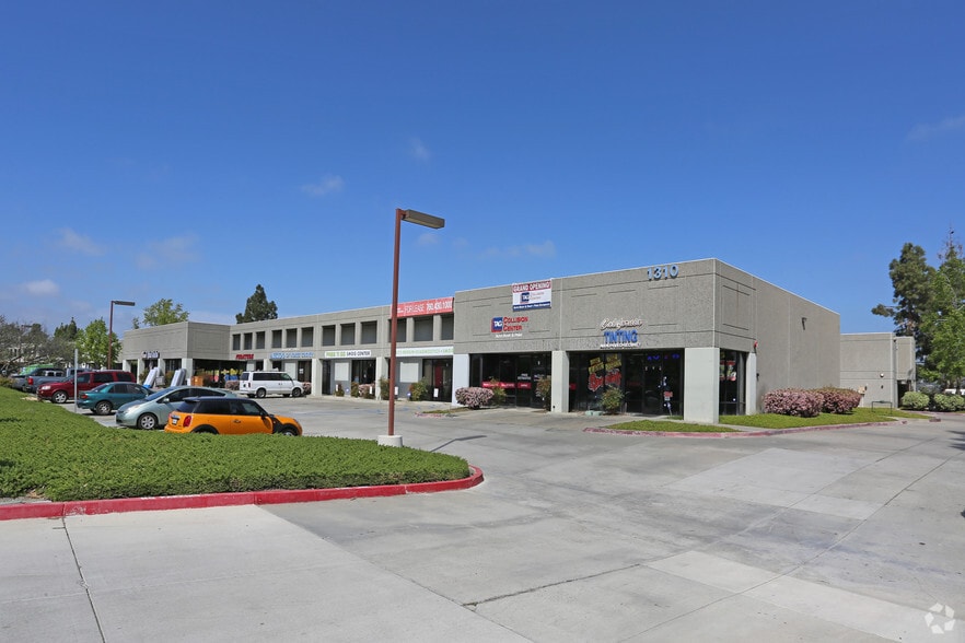 More Photos Of 1334 N Melrose Dr, Vista Unknown For Lease