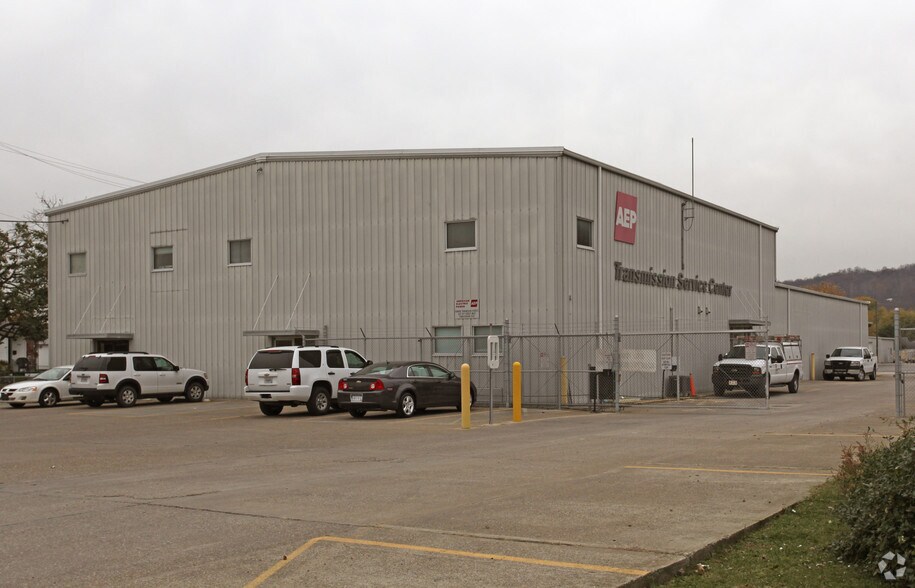 Primary Photo Of 555 29th St W, Charleston Service For Lease