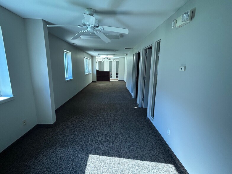 More Photos Of 480 Valley Road, Corydon Warehouse For Lease