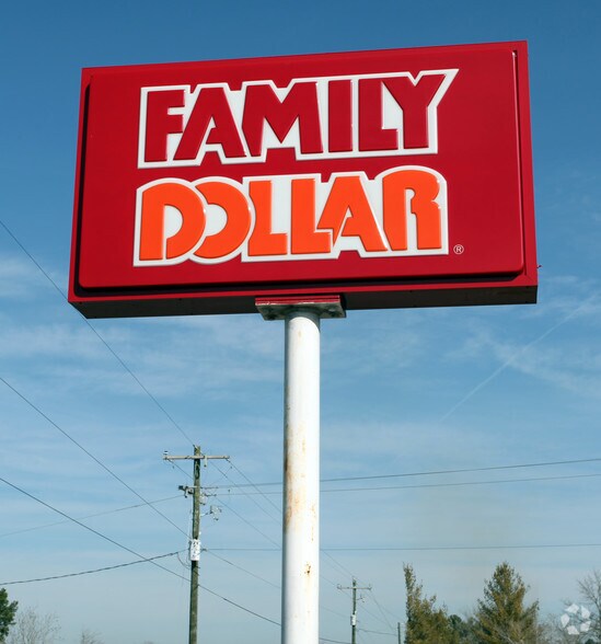 More Photos Of 605 N Church St, Swansea General Retail For Sale