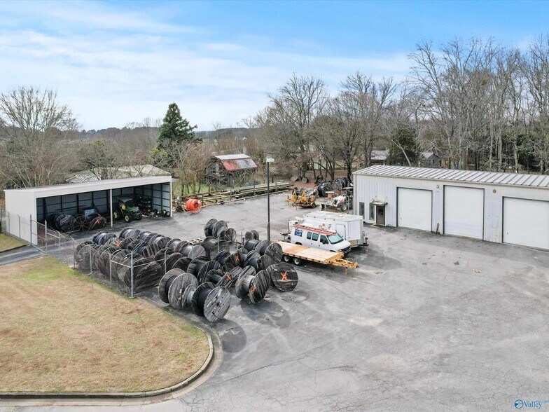 More Photos Of 540 S Brindlee Mountain Pky, Arab Flex For Sale