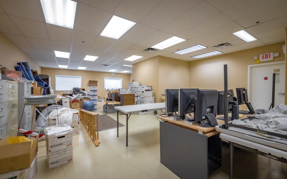 More Photos Of 29781 Fraser Hwy, Abbotsford Warehouse For Sale